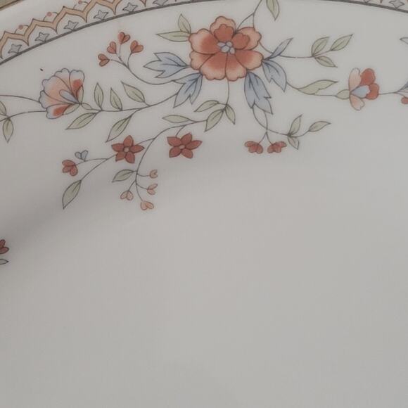Vintage Fine Porcelain by Northridge China Bright White Floral Design Set of 2 - Picture 9 of 12